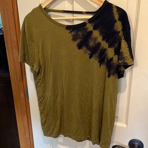 Joy lab size medium in women’s T-shirt